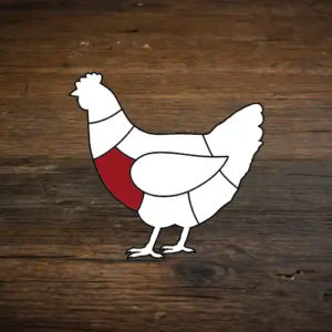 weiße Illustration von einem Huhn in verschiedene Fleischcuts unterteilt der Brustbereich ist rot eingezeichnet auf dunklem Holzhintergrund